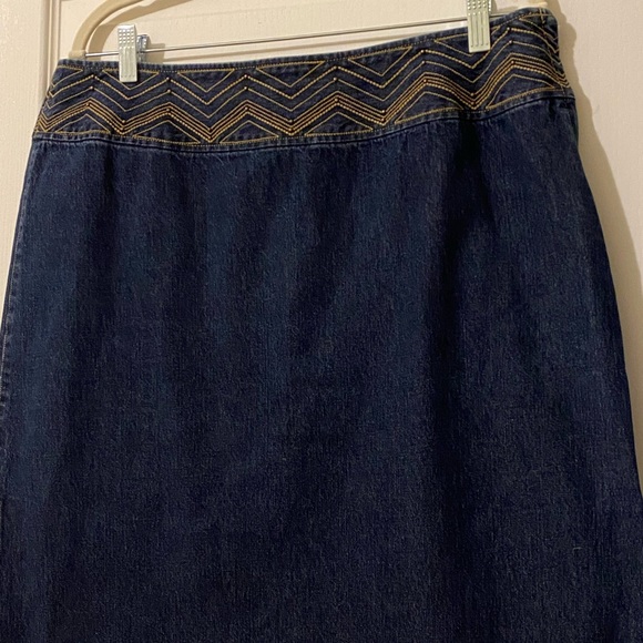 Liz Claiborne Women’s Size 16 Petite Denim Skirt Dark Wash Trim Design Side Zip - Picture 8 of 9
